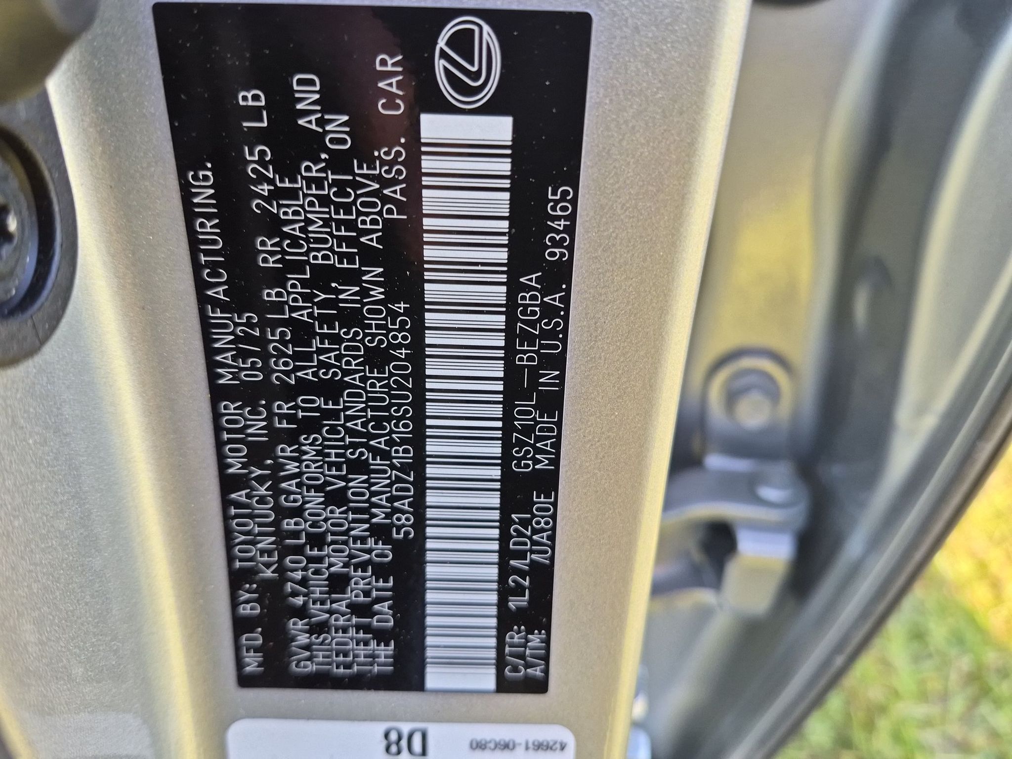 2025 Lexus ES 350 - Photo 22