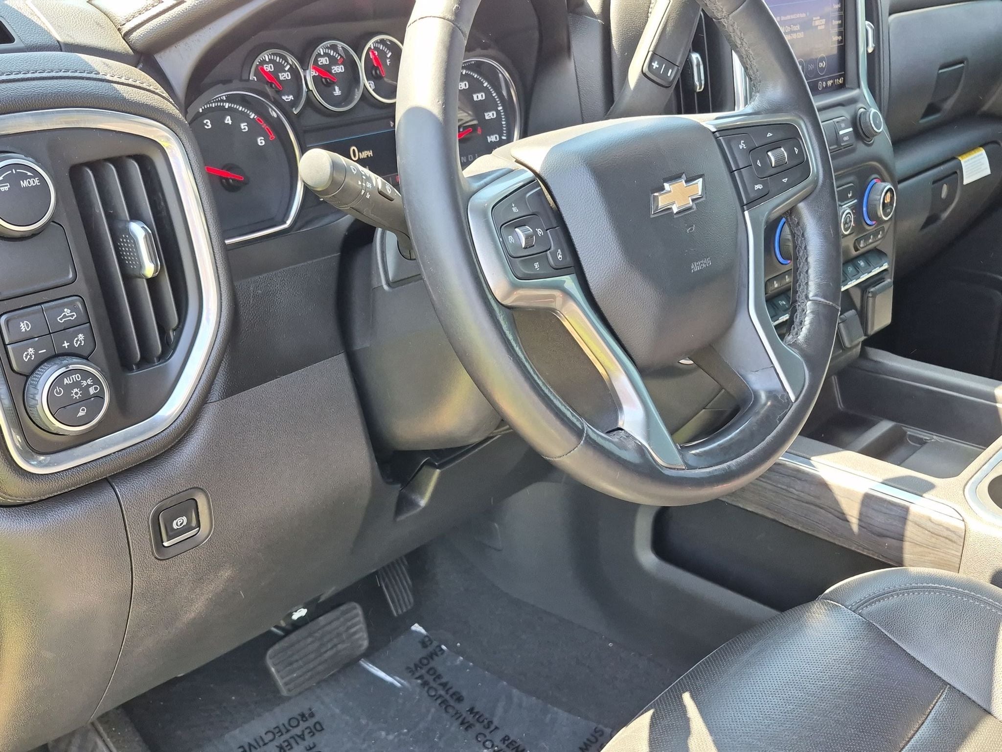2021 Chevrolet Silverado 1500 LTZ - Photo 10