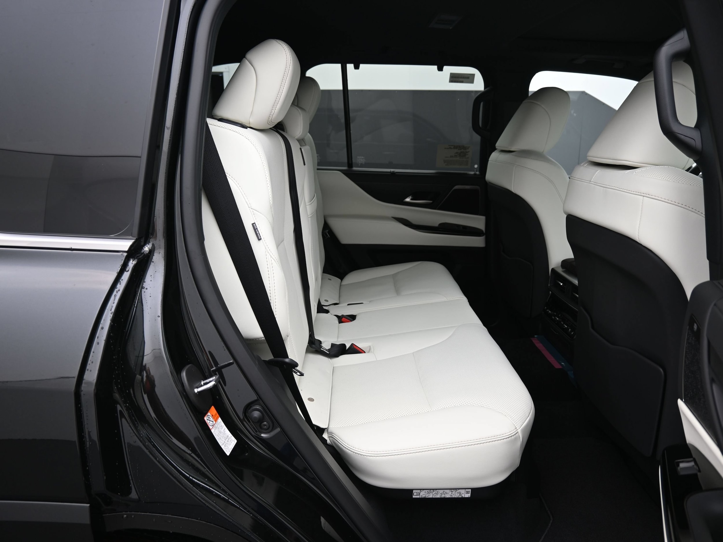 2026 Lexus LX 700h Luxury - Photo 12