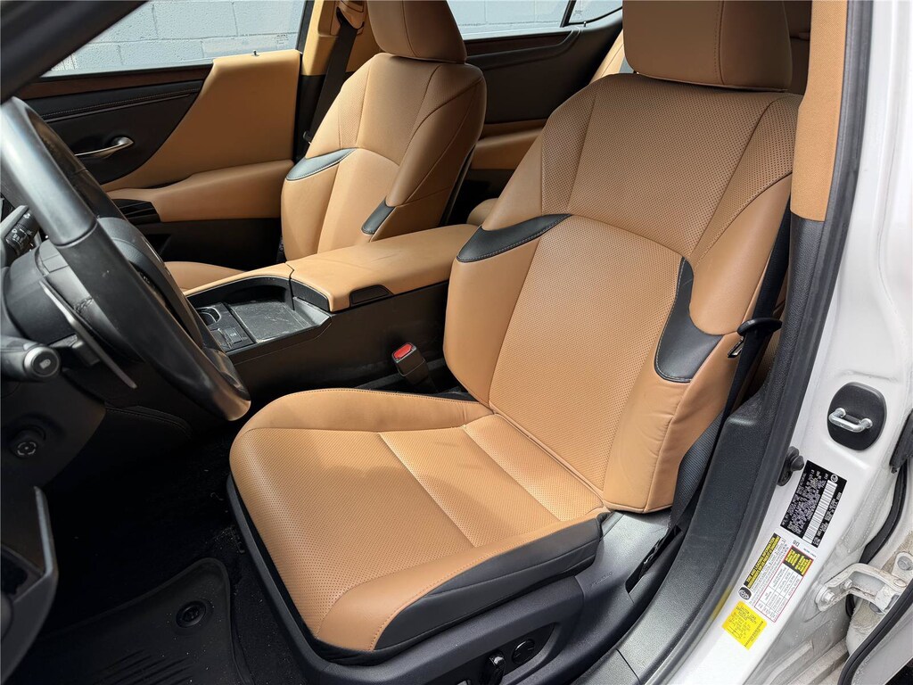 Used 2023 Lexus ES 350 Sedan