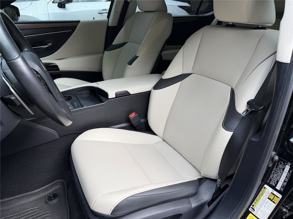 Certified 2025 Lexus ES 350 Sedan