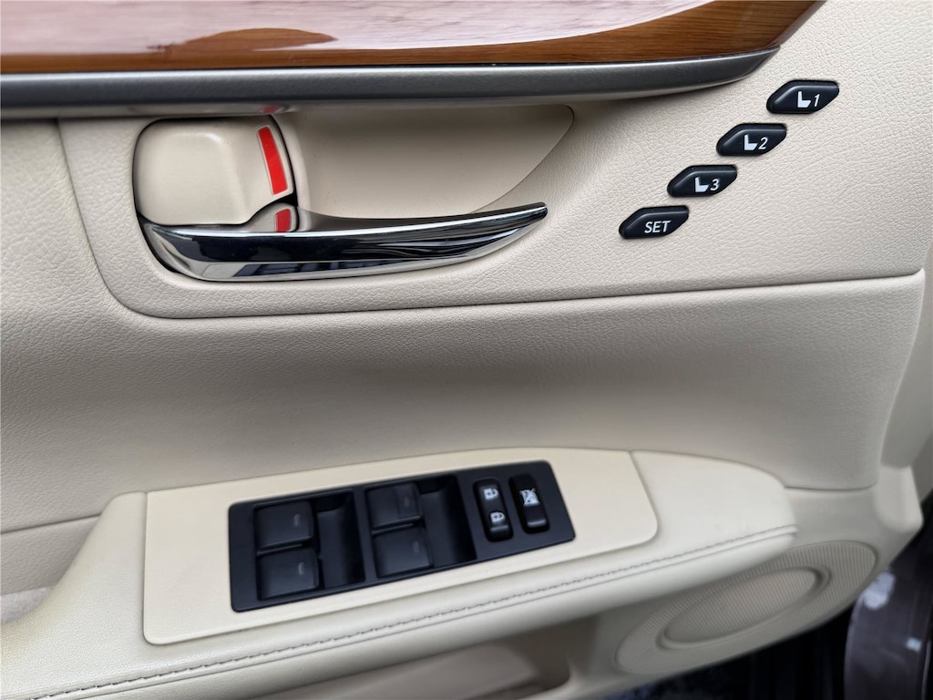 Used 2013 Lexus ES 300h Sedan
