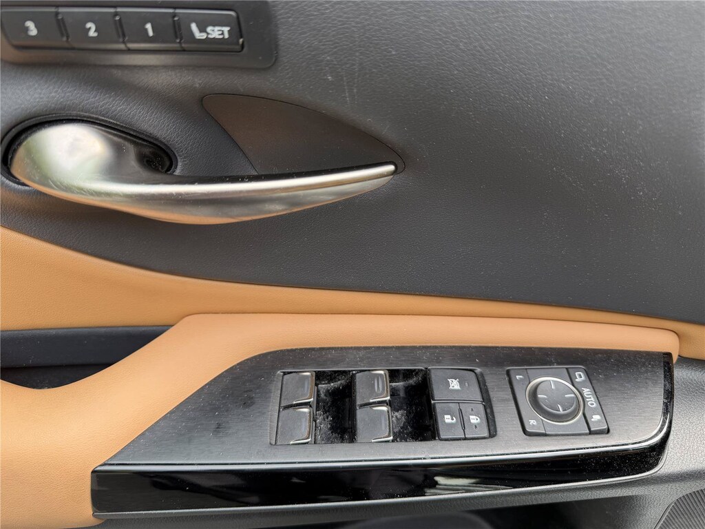 Used 2023 Lexus ES 350 Sedan