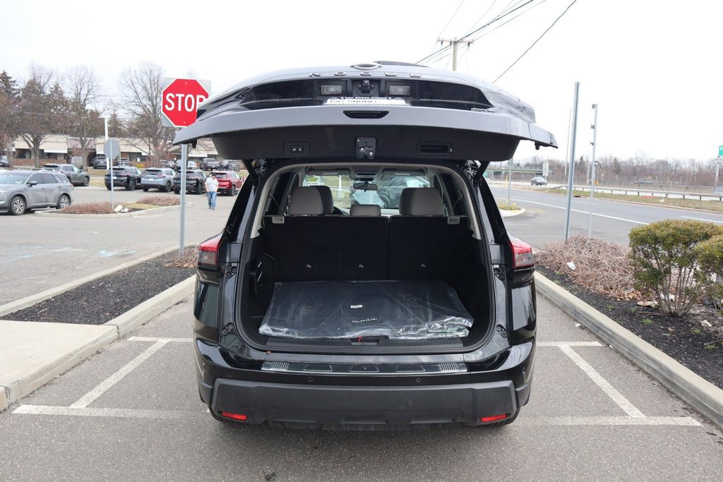 2025 Nissan Rogue SV - Photo 26