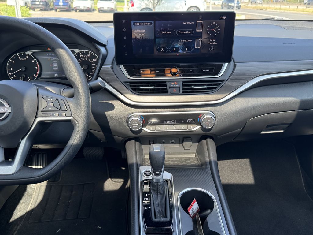 2025 Nissan Altima SV - Photo 18