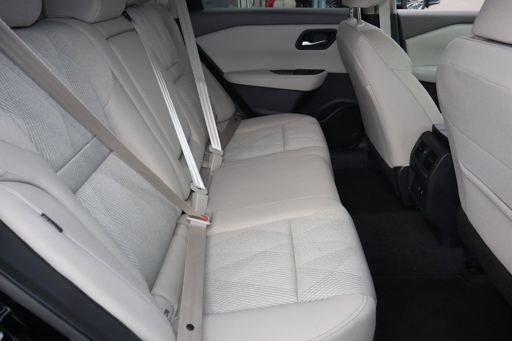 2025 Nissan Rogue SV - Photo 24
