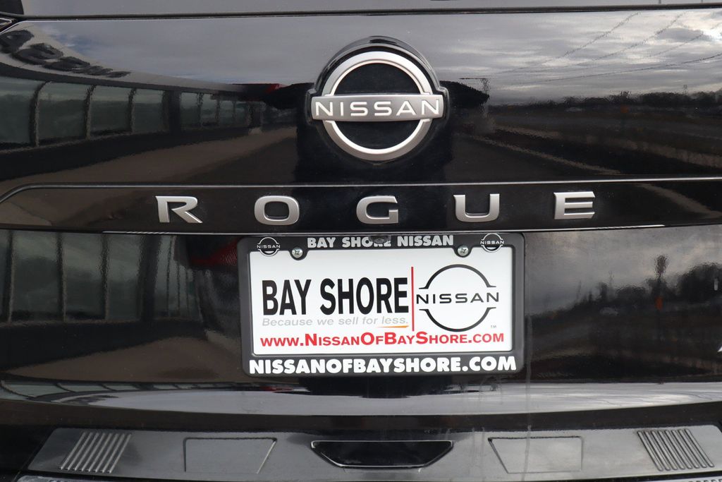 2025 Nissan Rogue SV - Photo 31