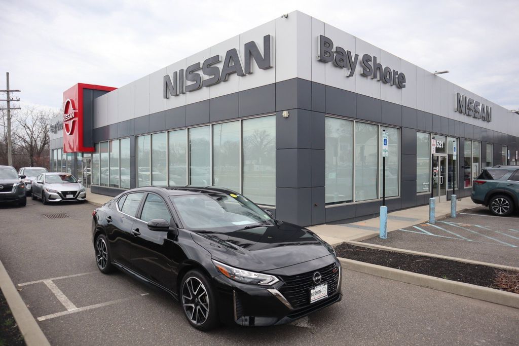 Used 2024 Nissan Sentra SR Sedan UB10968P for Sale in Bay Shore, NY, at Nissan of Bay Shore