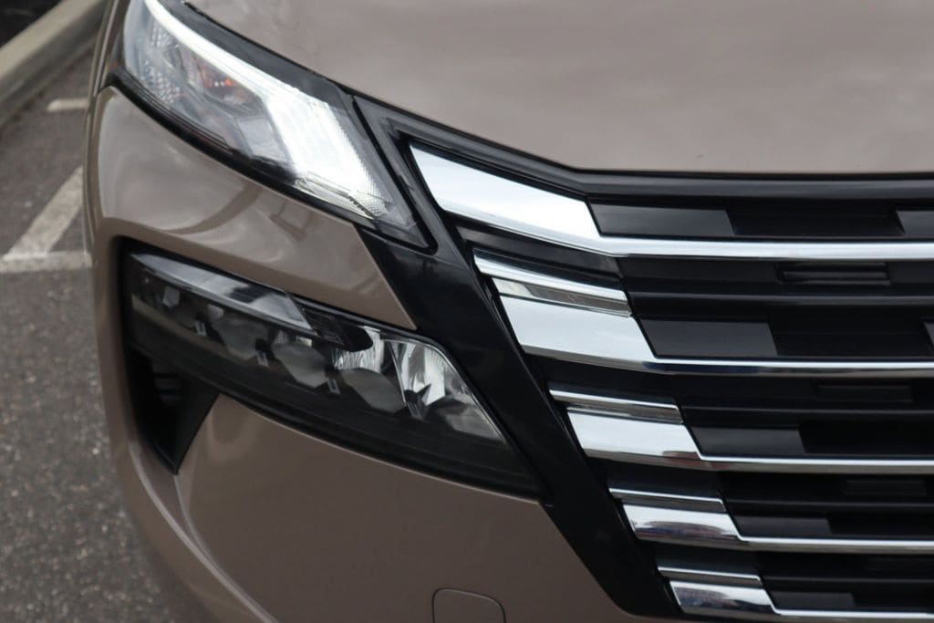 2025 Nissan Rogue SV - Photo 12