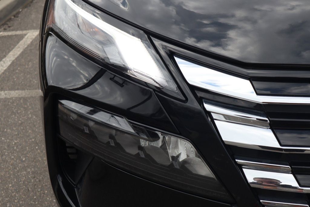 2025 Nissan Rogue SV - Photo 11