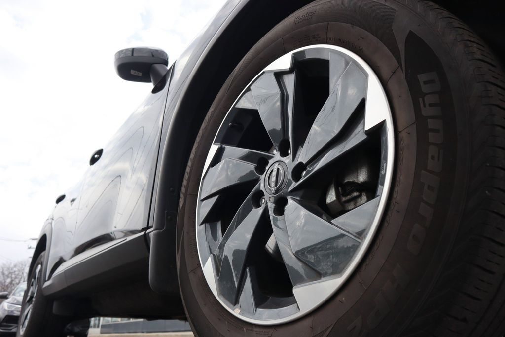 2025 Nissan Rogue SV - Photo 10