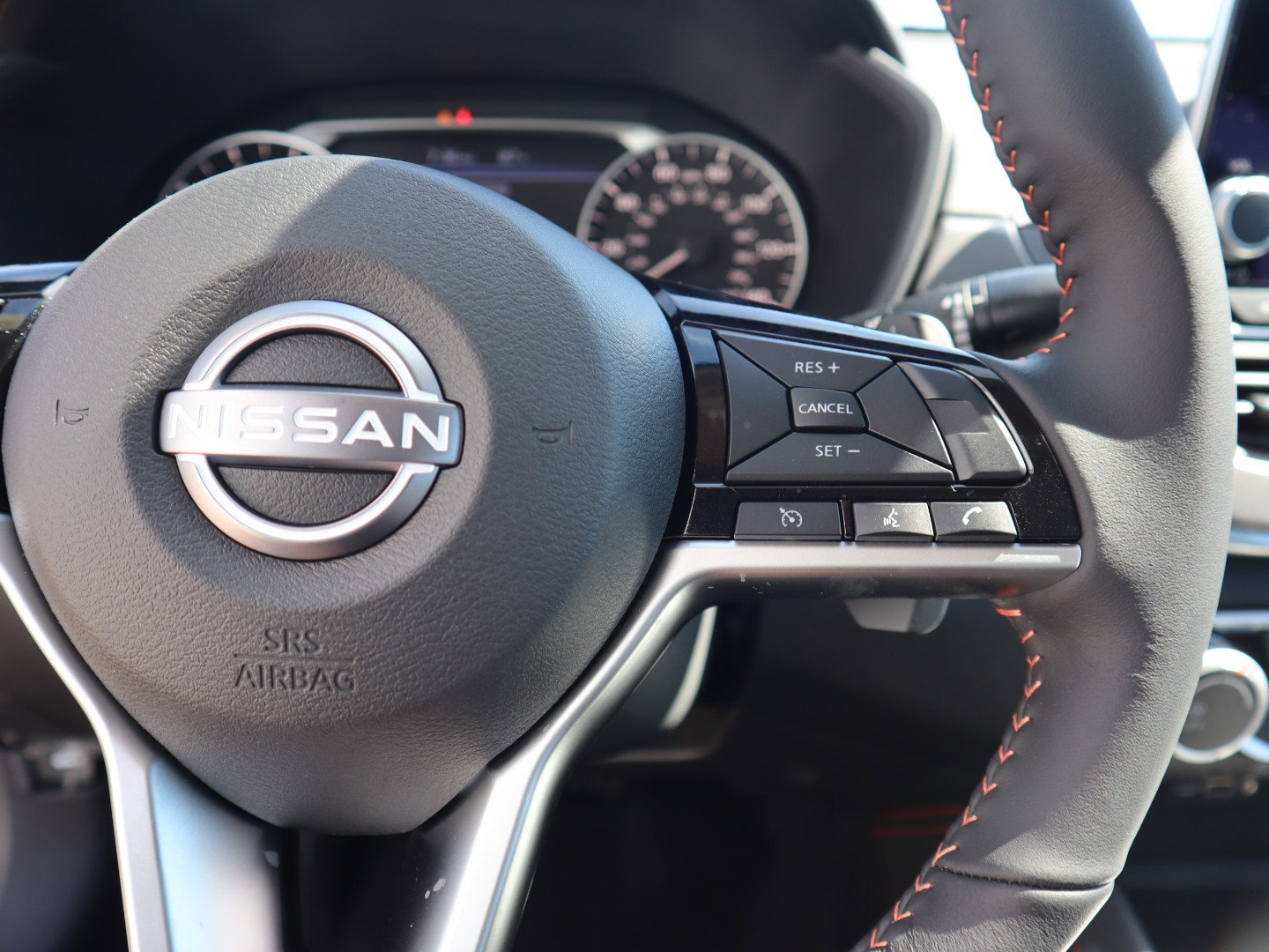 2025 Nissan Altima SR - Photo 23