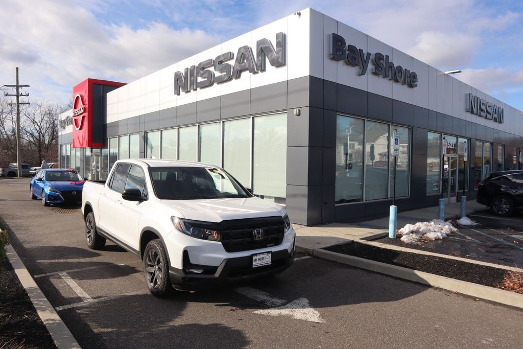 Used 2024 Honda Ridgeline Sport Truck Crew Cab UB10523P for Sale in Bay Shore, NY, at Nissan of Bay Shore