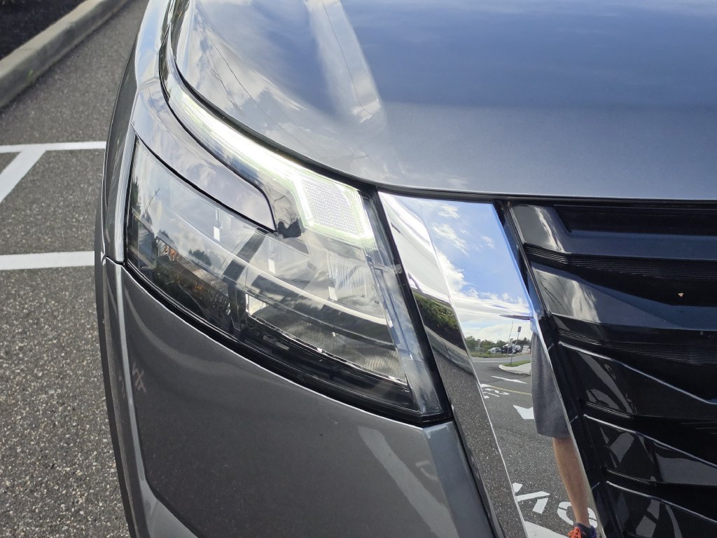 2024 Nissan Pathfinder SV - Photo 11
