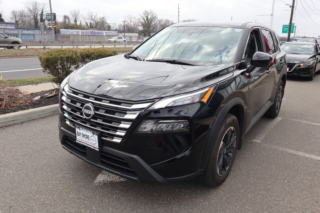 2025 Nissan Rogue SV - Photo 9