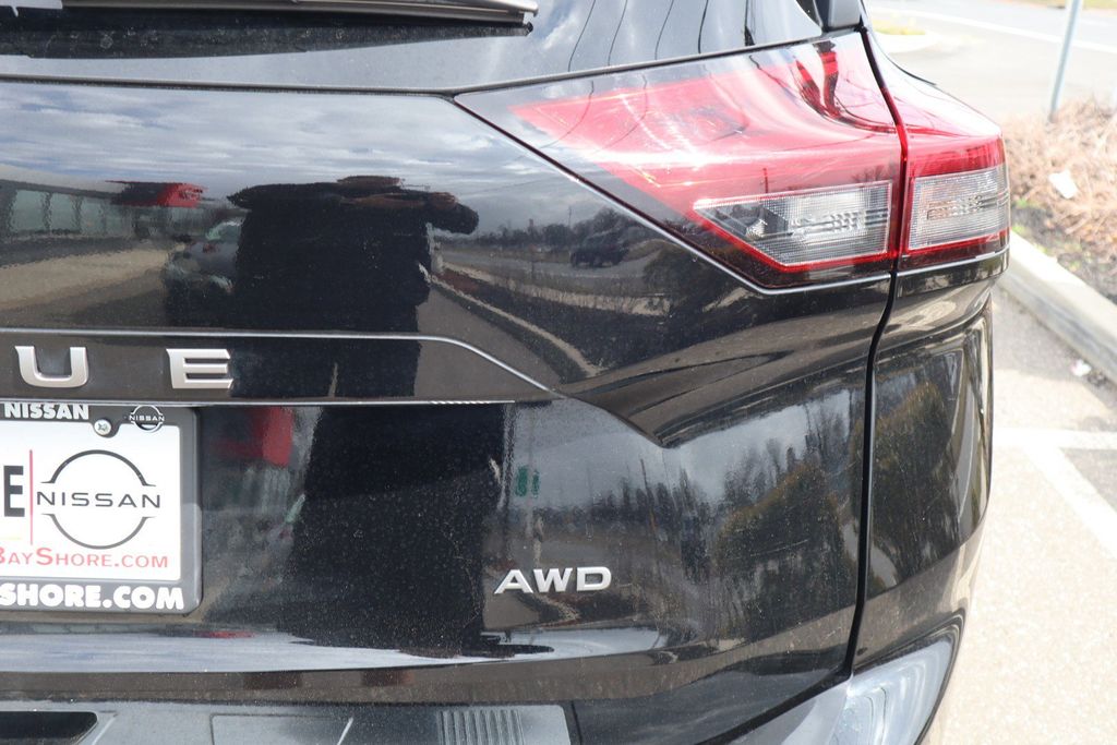 2025 Nissan Rogue SV - Photo 32