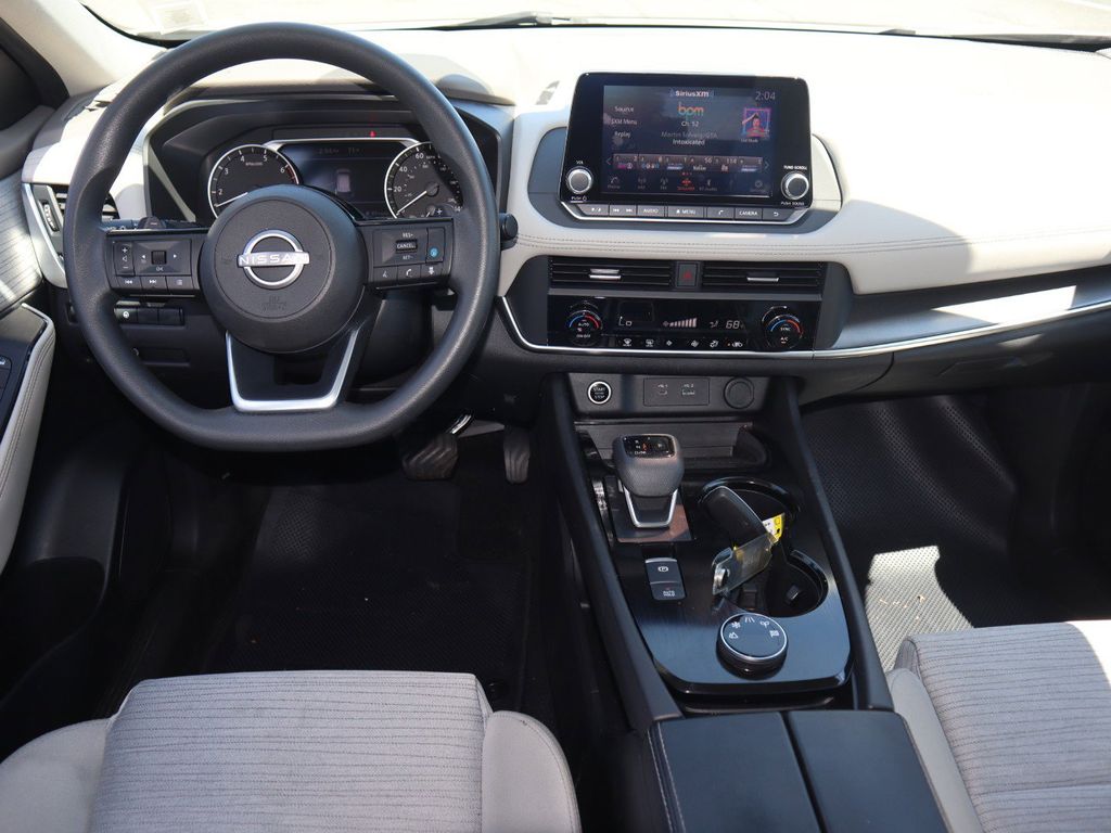 2023 Nissan Rogue SV - Photo 18