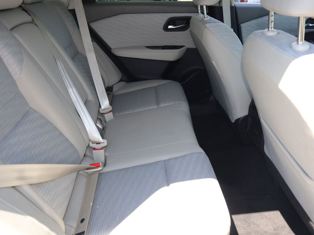2023 Nissan Rogue SV - Photo 27