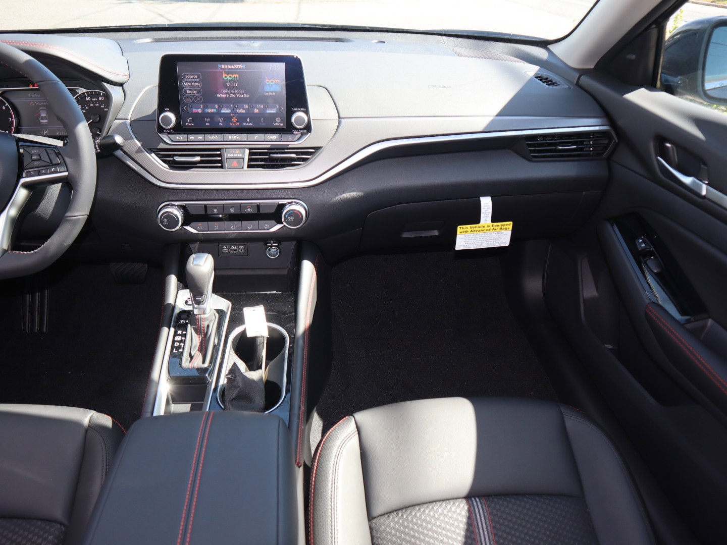 2025 Nissan Altima SR - Photo 17