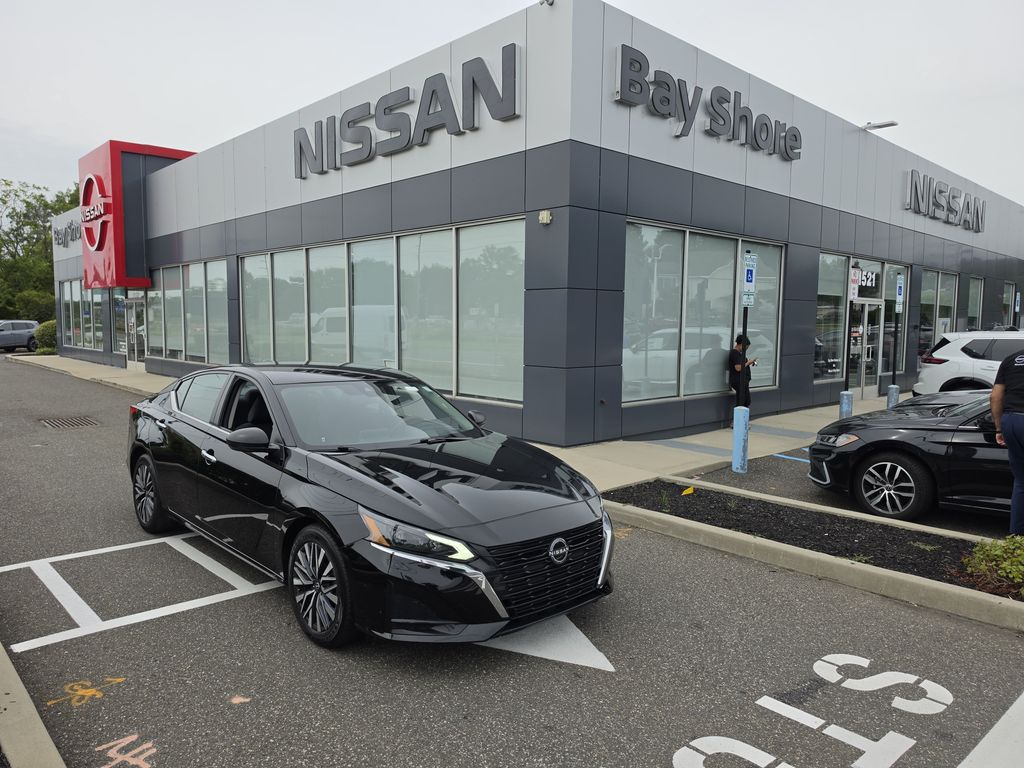 Used 2024 Nissan Altima 2.5 SV Sedan UB11229P for Sale in Bay Shore, NY, at Nissan of Bay Shore