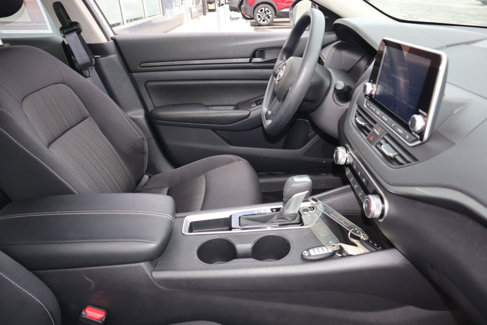 2025 Nissan Altima S - Photo 25