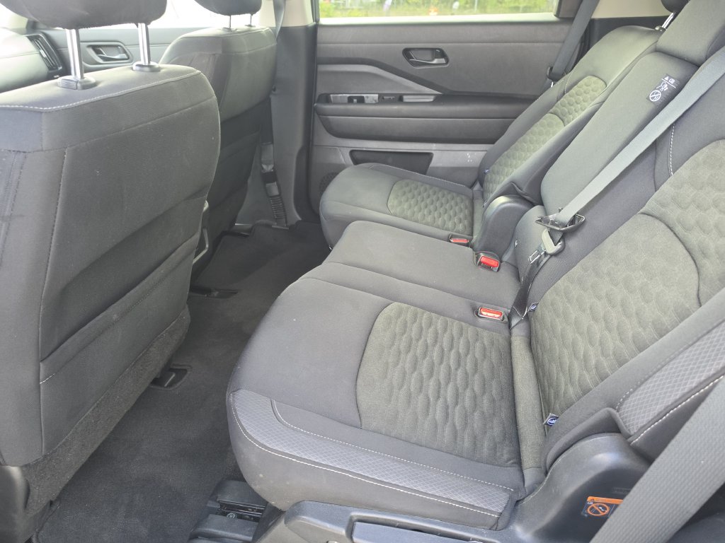 2024 Nissan Pathfinder SV - Photo 17