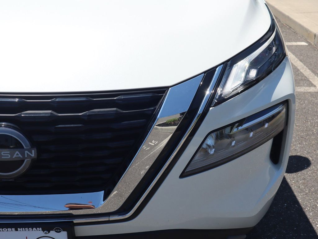 2023 Nissan Rogue SV - Photo 13