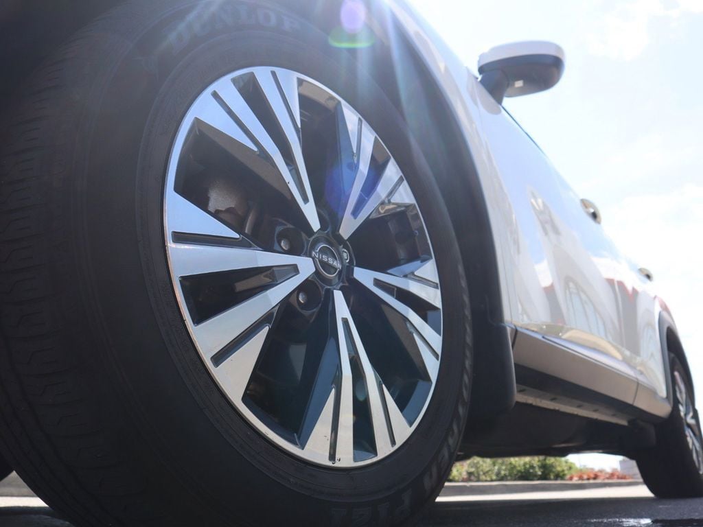 2023 Nissan Rogue SV - Photo 11