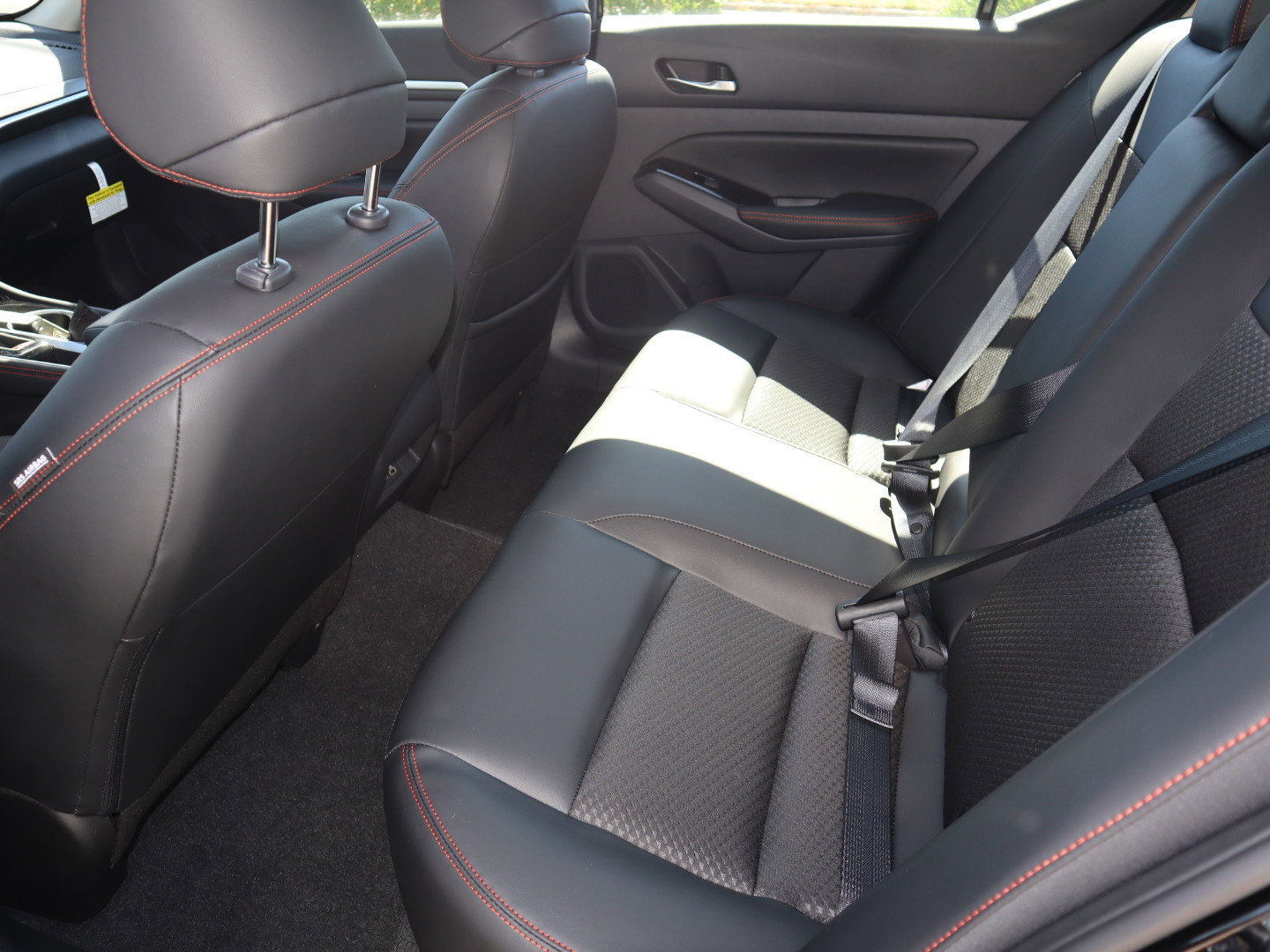 2025 Nissan Altima SR - Photo 20