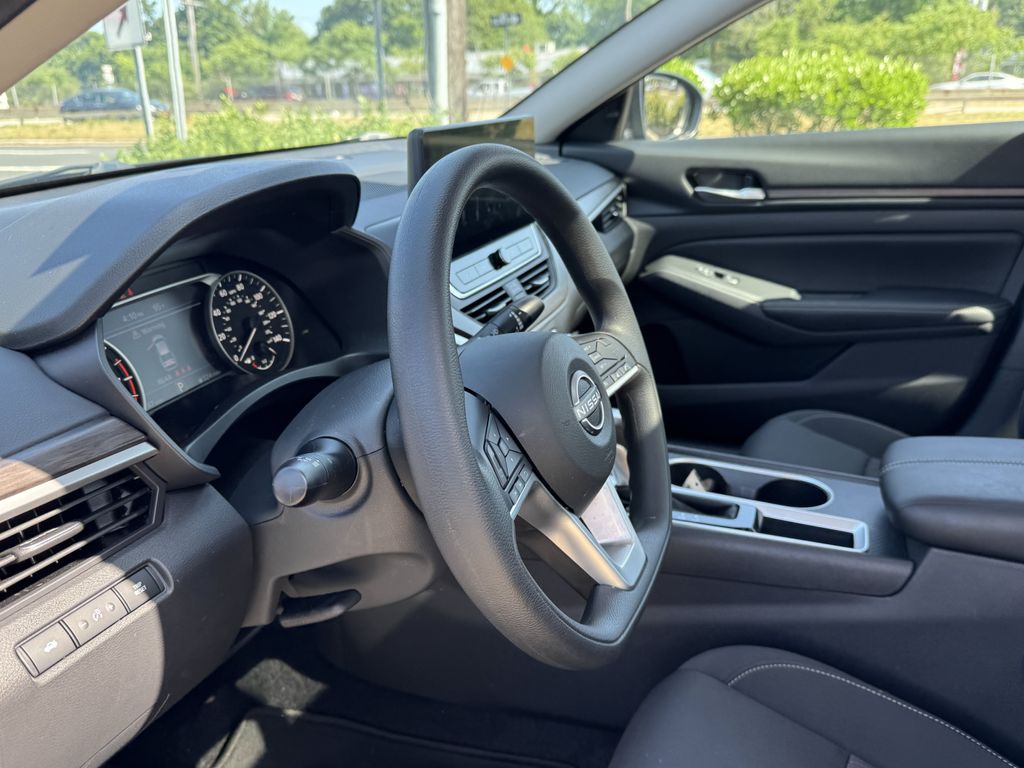 2025 Nissan Altima SV - Photo 26