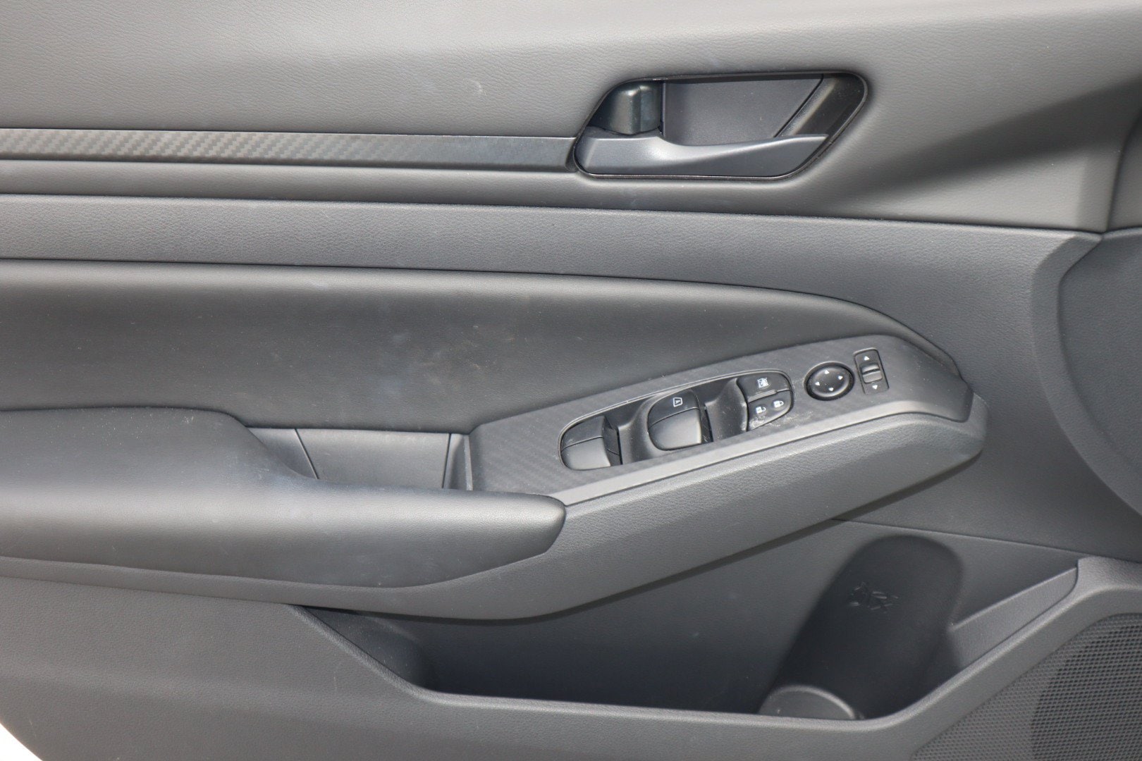 2025 Nissan Altima S - Photo 29
