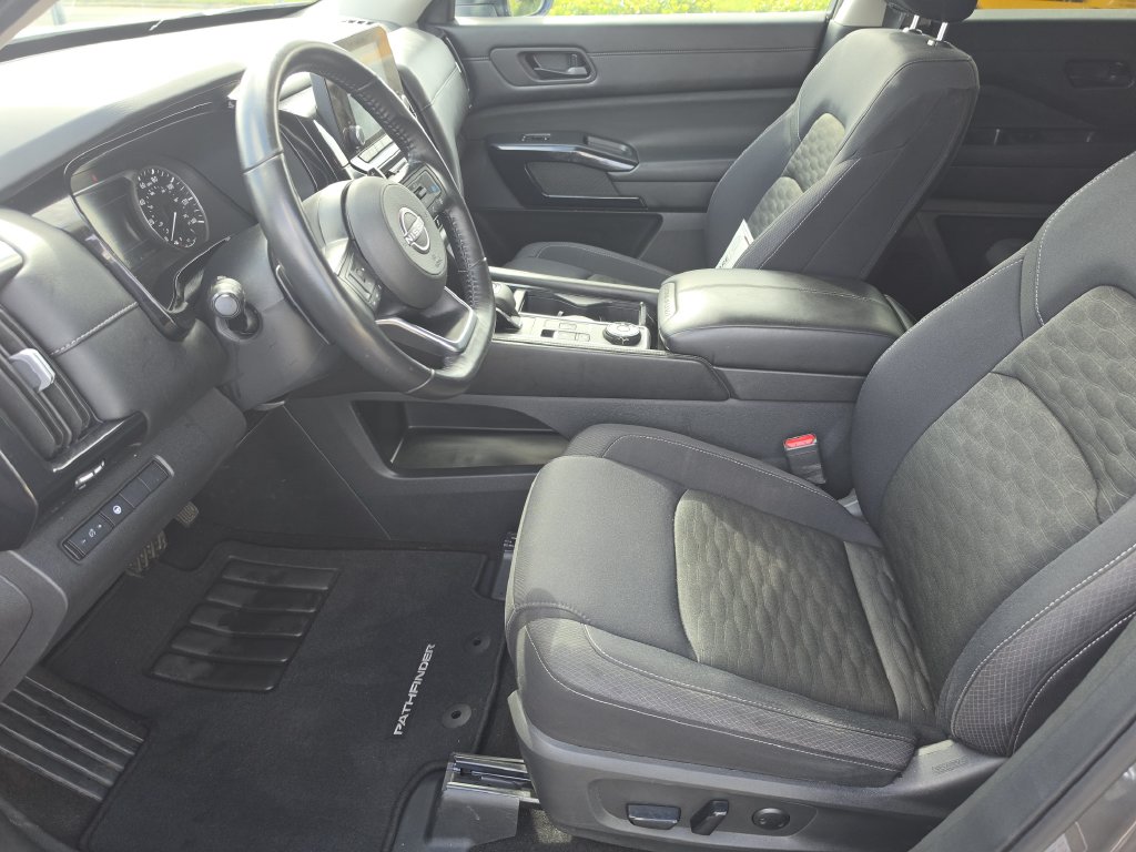 2024 Nissan Pathfinder SV - Photo 16