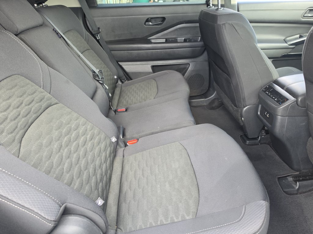 2024 Nissan Pathfinder SV - Photo 23