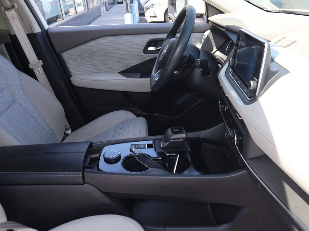 2023 Nissan Rogue SV - Photo 25