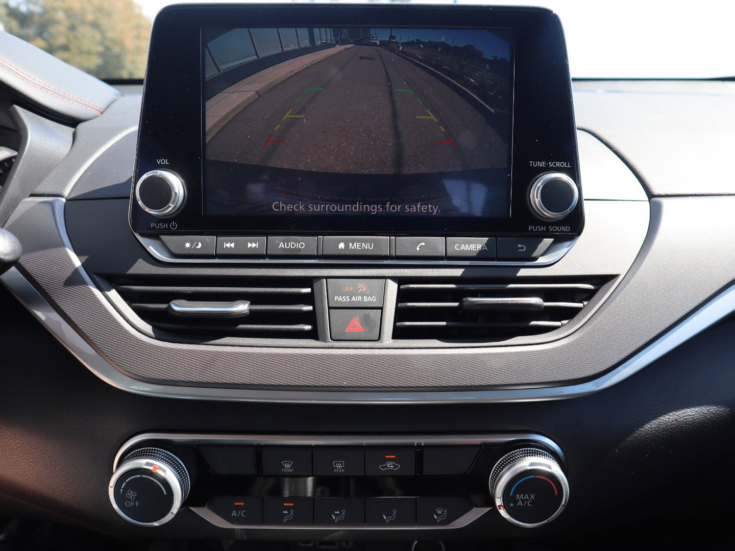 2025 Nissan Altima SR - Photo 24
