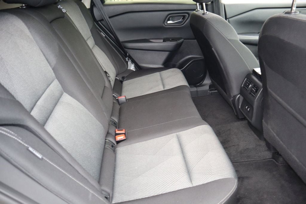 2025 Nissan Rogue SV - Photo 27