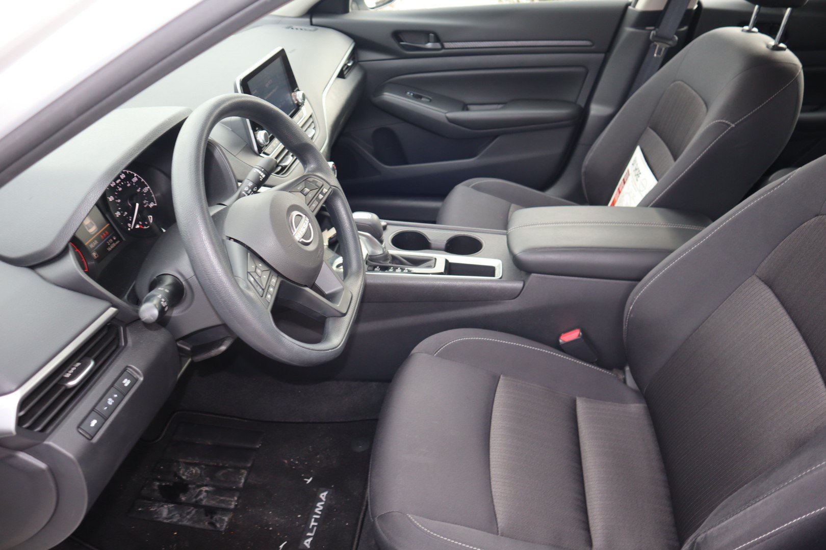 2025 Nissan Altima S - Photo 21