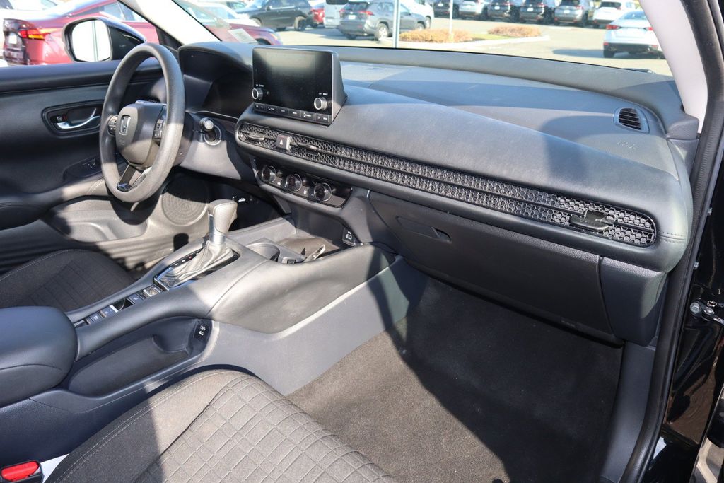 2025 Honda HR-V LX - Photo 21