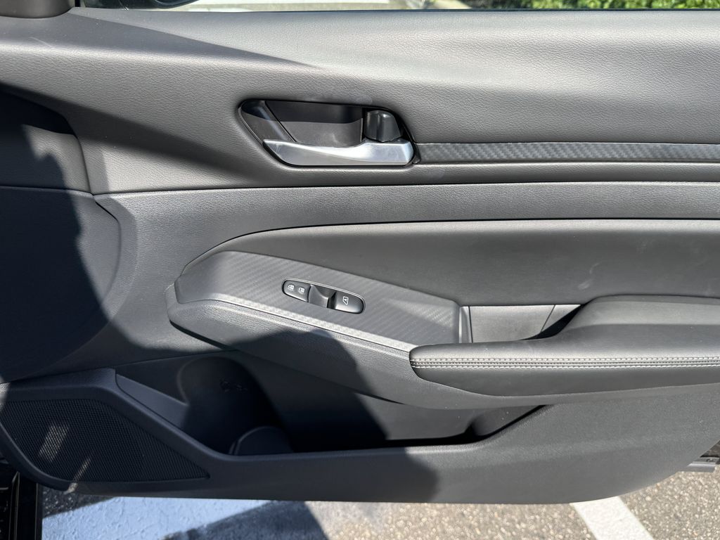 2025 Nissan Altima SV - Photo 32