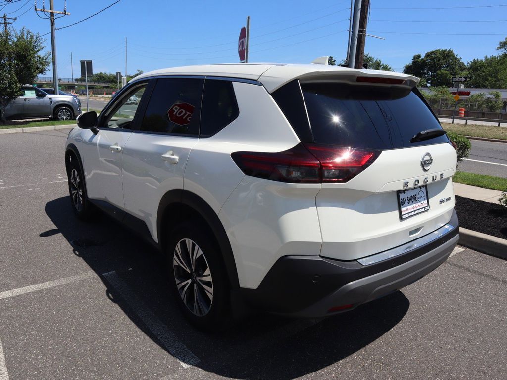 2023 Nissan Rogue SV - Photo 8