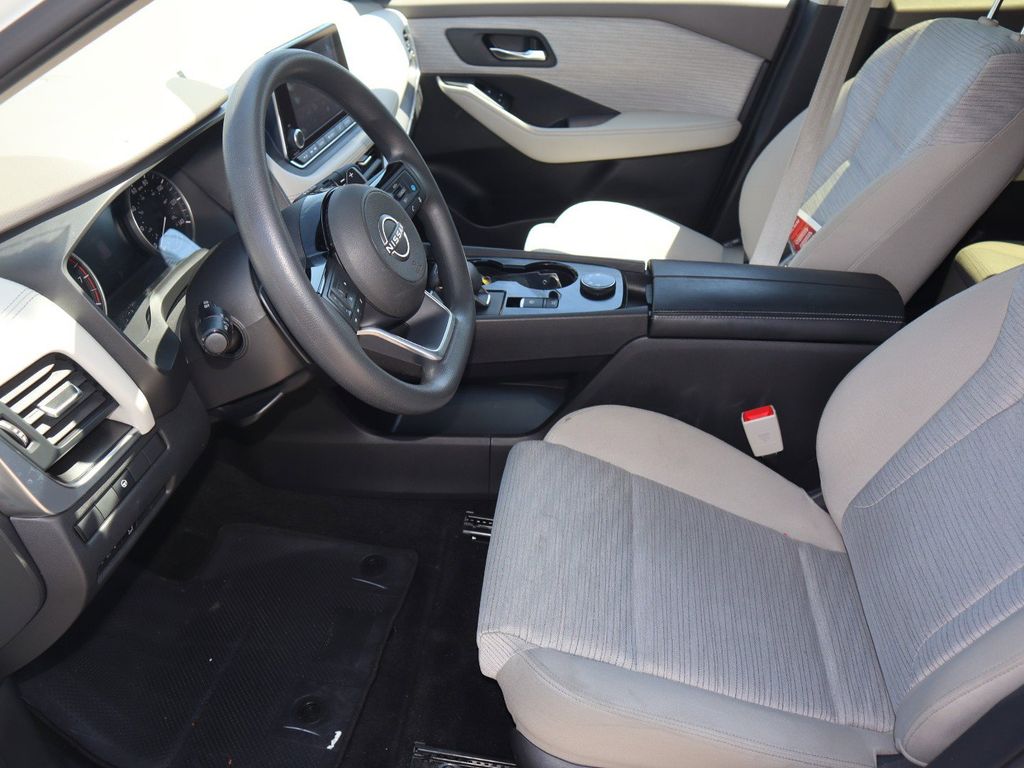 2023 Nissan Rogue SV - Photo 14