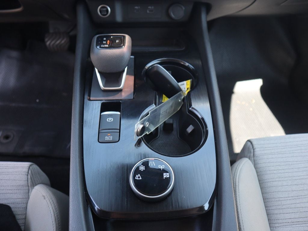 2023 Nissan Rogue SV - Photo 20