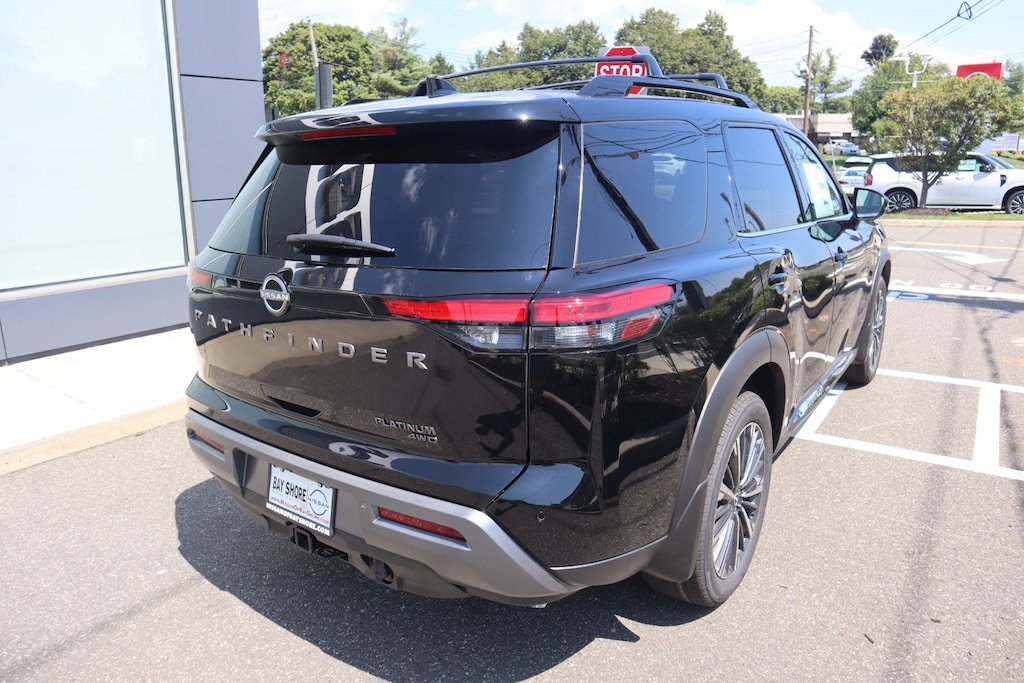 New 2026 Nissan Pathfinder Platinum SUV