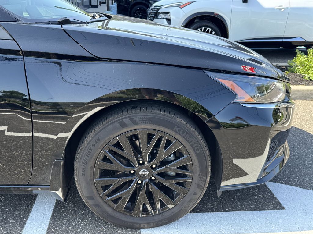 2025 Nissan Altima SV - Photo 9