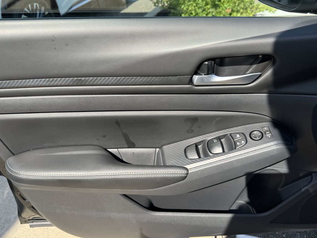 2025 Nissan Altima SV - Photo 28