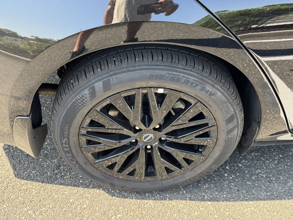 2025 Nissan Altima SV - Photo 12