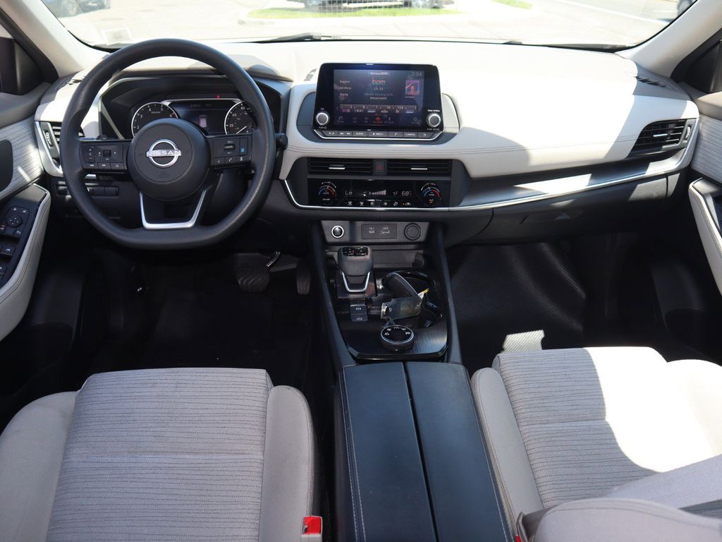 2023 Nissan Rogue SV - Photo 17