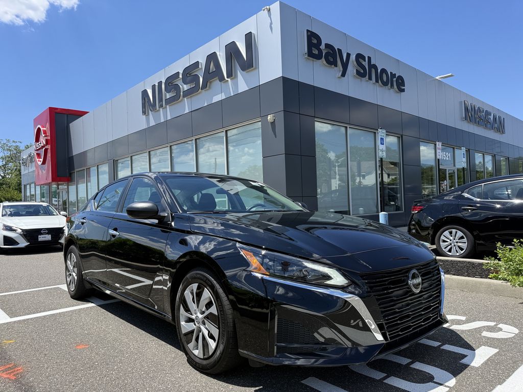 2025 Nissan Altima