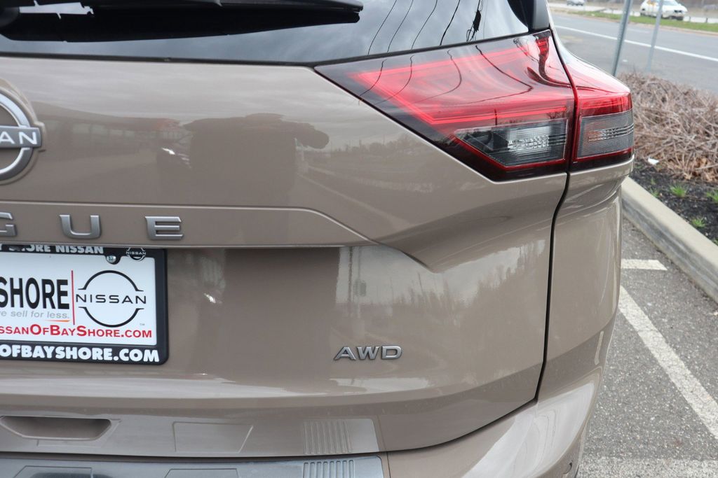 2025 Nissan Rogue SV - Photo 31