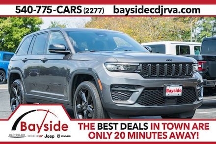 2023 Jeep Grand Cherokee Laredo SUV